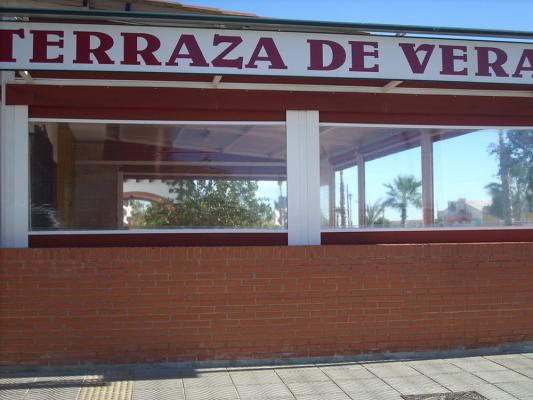 toldo quitaviento con ventana