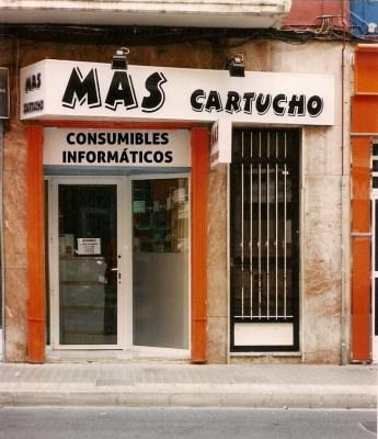Puerta tienda MAS  cartucho