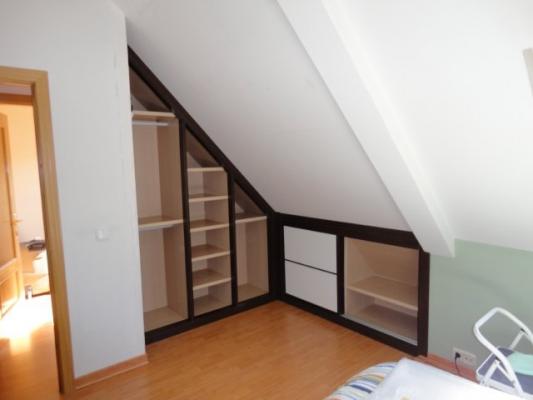 Interior abuhardillado