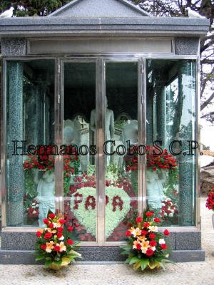 Cerramiento acero inox. Panteon