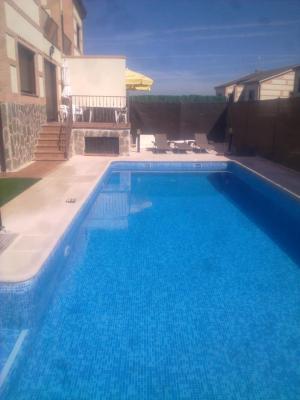 construimos su piscina en hormigón gunitado.