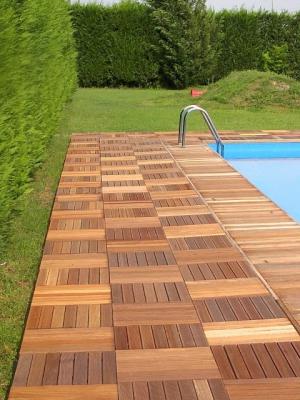 Borde piscina tablillas combinadas