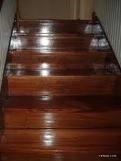 Escalera forrada de Jatoba satinada