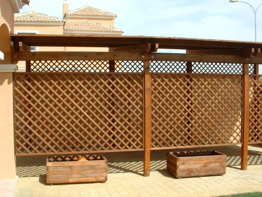 Pergola y celosia exterior madera