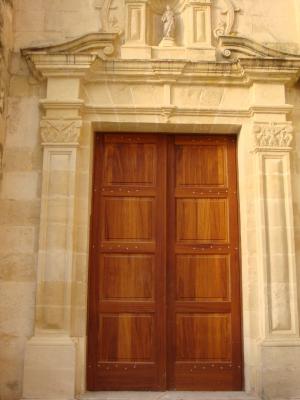 Puerta iglesia
