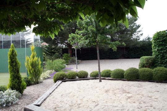 Arenero infantil  en jardín