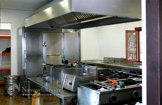 Chiringuito de 150 m2. Amplia cocina de chiringuito.