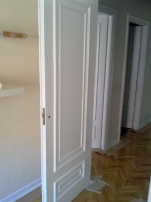 Esmaltado de puertas de paso en blanco satinado