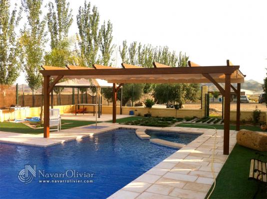 Pergola sobre piscina
