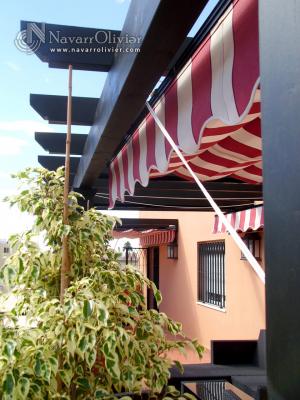 Detalle de pergola con toldo