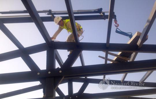 Montaje de cubierta de madera a 2 aguas