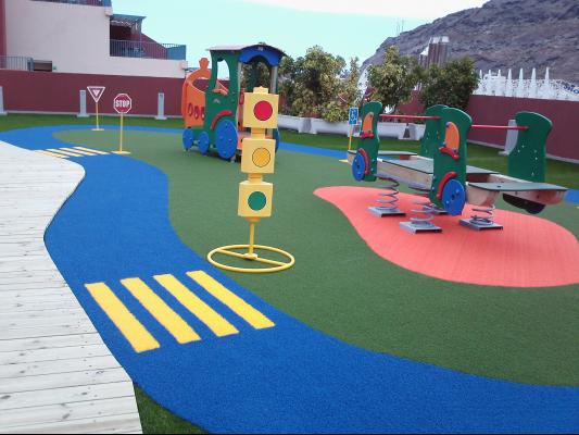Moderno parque infantil