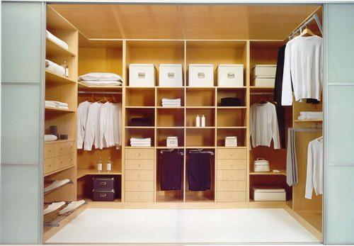 vestidor e interior de armario