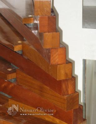 Escalera madera de Iroko