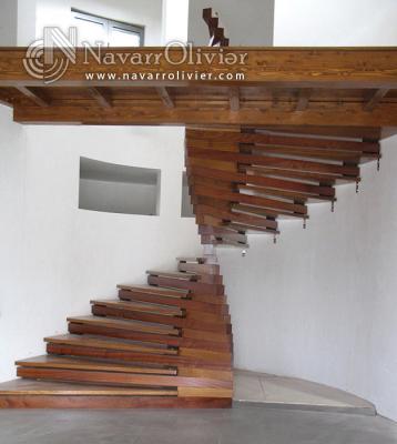 Escaleras de madera de diseño