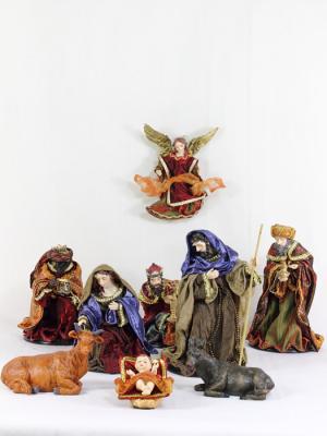 Nacimiento de Navidad. Belen de de resina y tela oasisdecor.com