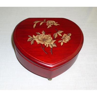 Cajas de música, joyeros y costureros, clasicos y modernos. De madera, simil piel o de metal.
