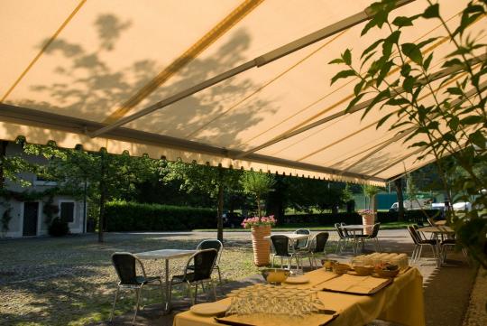 TOLDO MODELO JUMBO