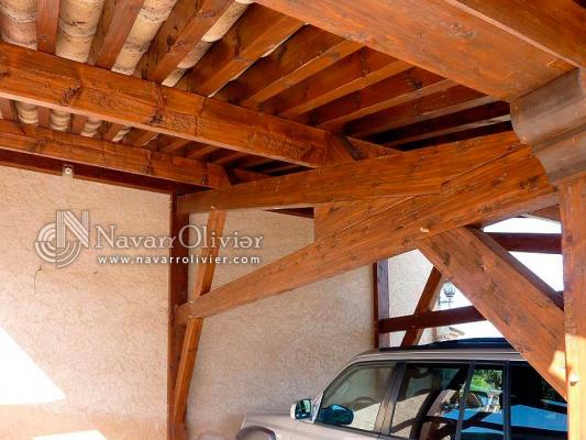 Pergola rústica adosada
