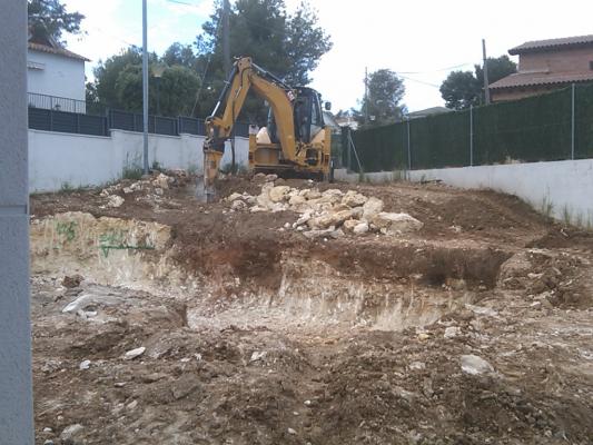 Atlantic Piscinas excavación con retro en terreno duro