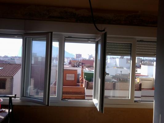 Colocación de ventanales de aluminio
