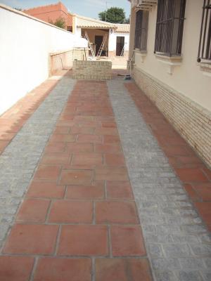 Suelo rustico en jardín