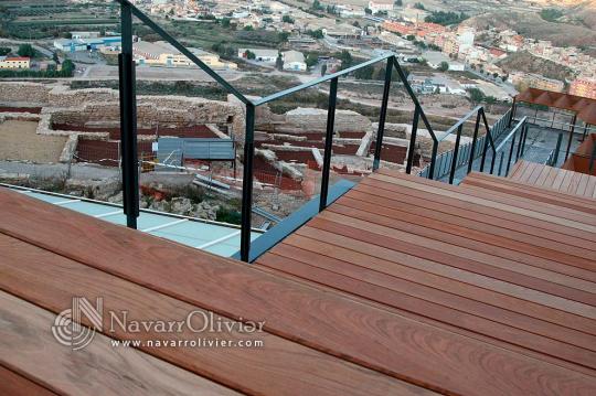 Escalera de madera