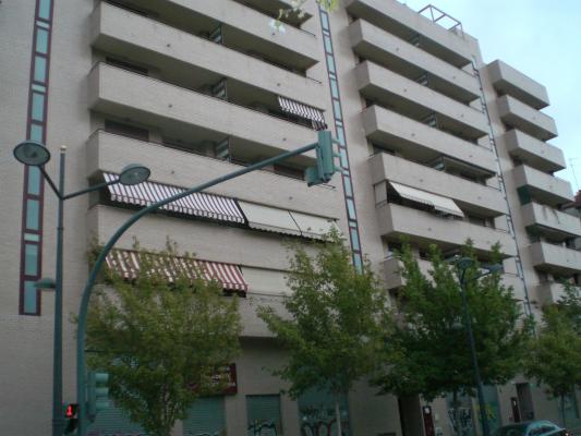 EDIFICIO 130 VIVIENDAS-VALENCIA.
