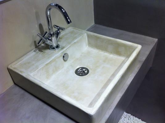 EN SOPORTES COMO CERAMICA, MARMOL, PLADUR,..