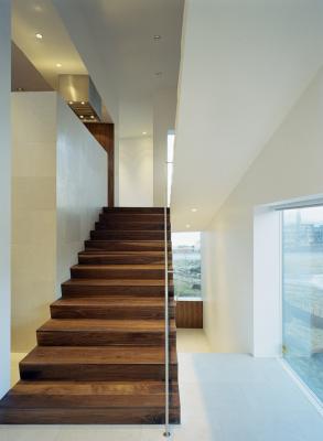 REVESTIMIENTO DE ESCALERAS EN MADERA