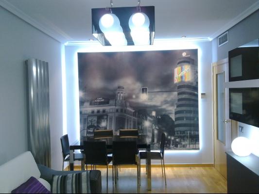 Salón Moderno con Vinilo Decorativo