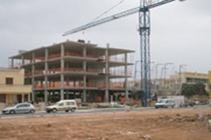 CONSTRUCCIÓN DE EDIFICIO DE VIVIENDAS