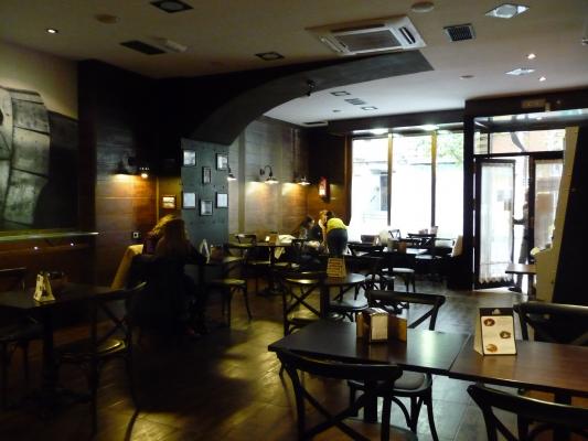 Interior cafe Americano, MEMPHIS BELLE