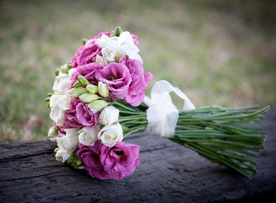 Ramo Bouquet Rositas Fresias Lisianthus