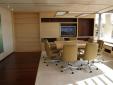 mueble de despacho con mesa de reuniones