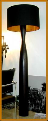 pié lámpara + tulipa en negro y plata.Oferta 120 EUR