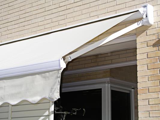 Toldo semicofre.