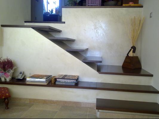 escalera de madera minimalista