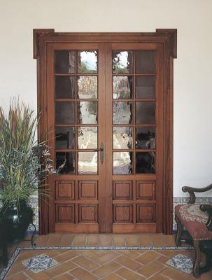 Puerta en madera. Ebanisteria Arenas