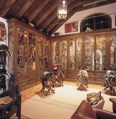 Biblioteca forrada en madera. Ebanisteria Arenas