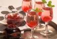 Cocktails con flores de hibiscus