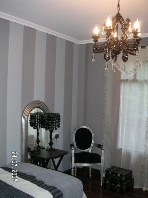 Silla y espejo plata