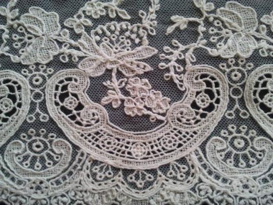 212venetian lace medium