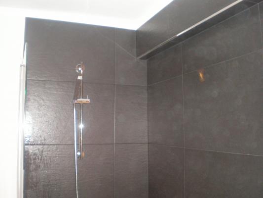 cambio bañera por plato ducha, mampara y azulejo en 24 horas