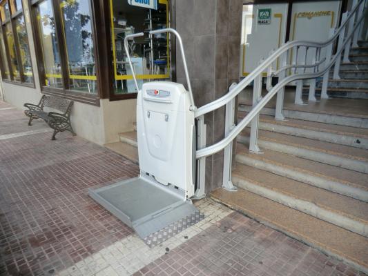 PLATAFORMA SALVA ESCALERAS