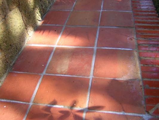 suelo de barro limpio