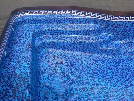 Piscina prefabricada de poliester con gresite