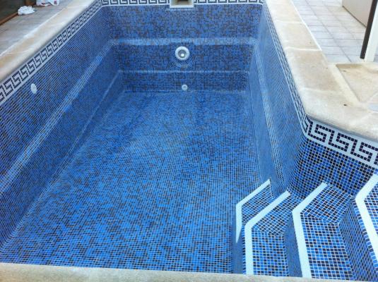 Piscina prefabricada restida con gresite