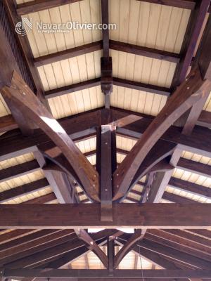 Detalle de cercha reforzada en cubierta de chiringuito de 150 m2