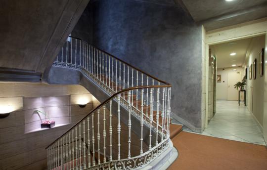 Actualización de la escalera de un hotel